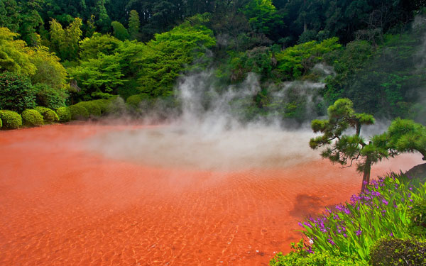 Blood-Pond-Hot-Spring-Japan